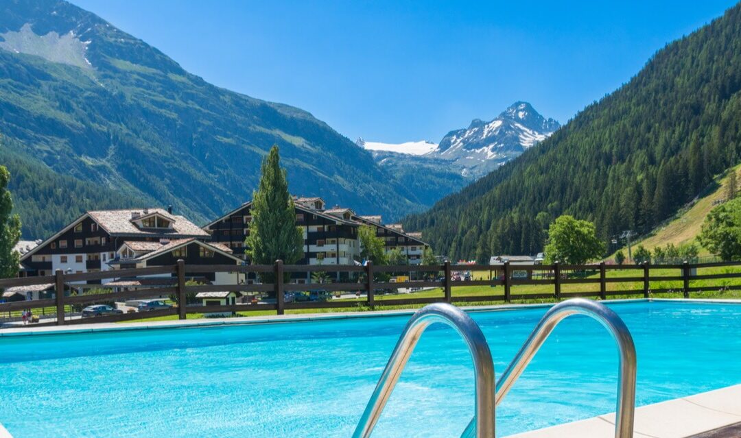 Top 10 giveaways of luxury ski homes